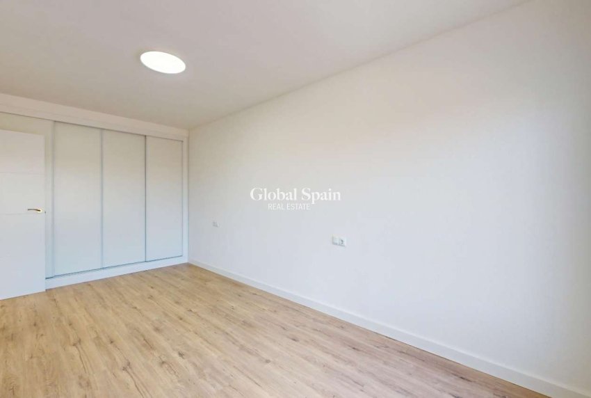 Resale - APARTMENT -
ORIHUELA - Inland