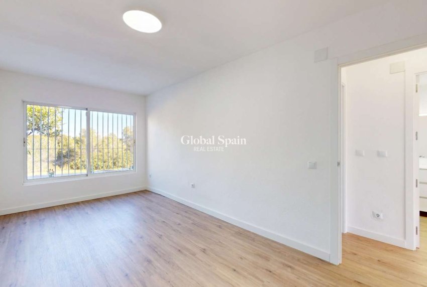 Resale - APARTMENT -
ORIHUELA - Inland