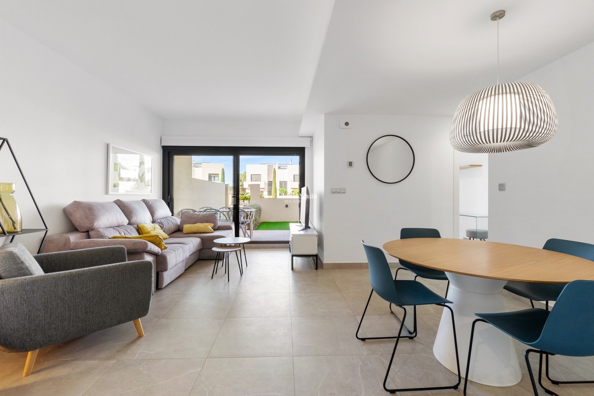 Resale - APARTMENT -
ORIHUELA - Inland