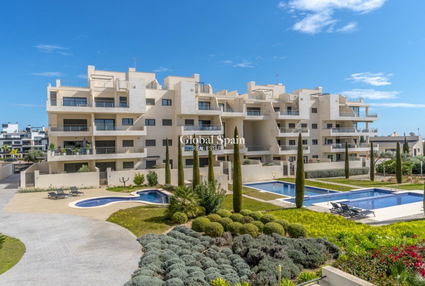 Resale - APARTMENT -
ORIHUELA - Inland