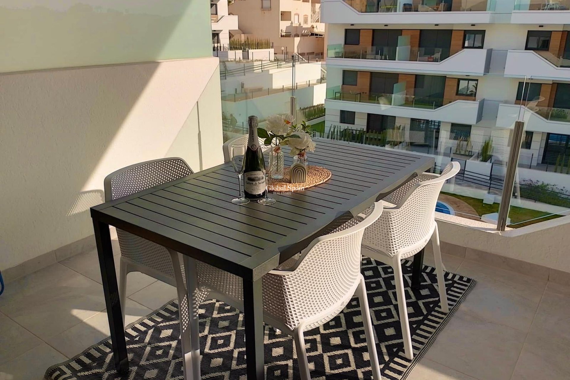 Resale - APARTMENT -
ORIHUELA - Inland