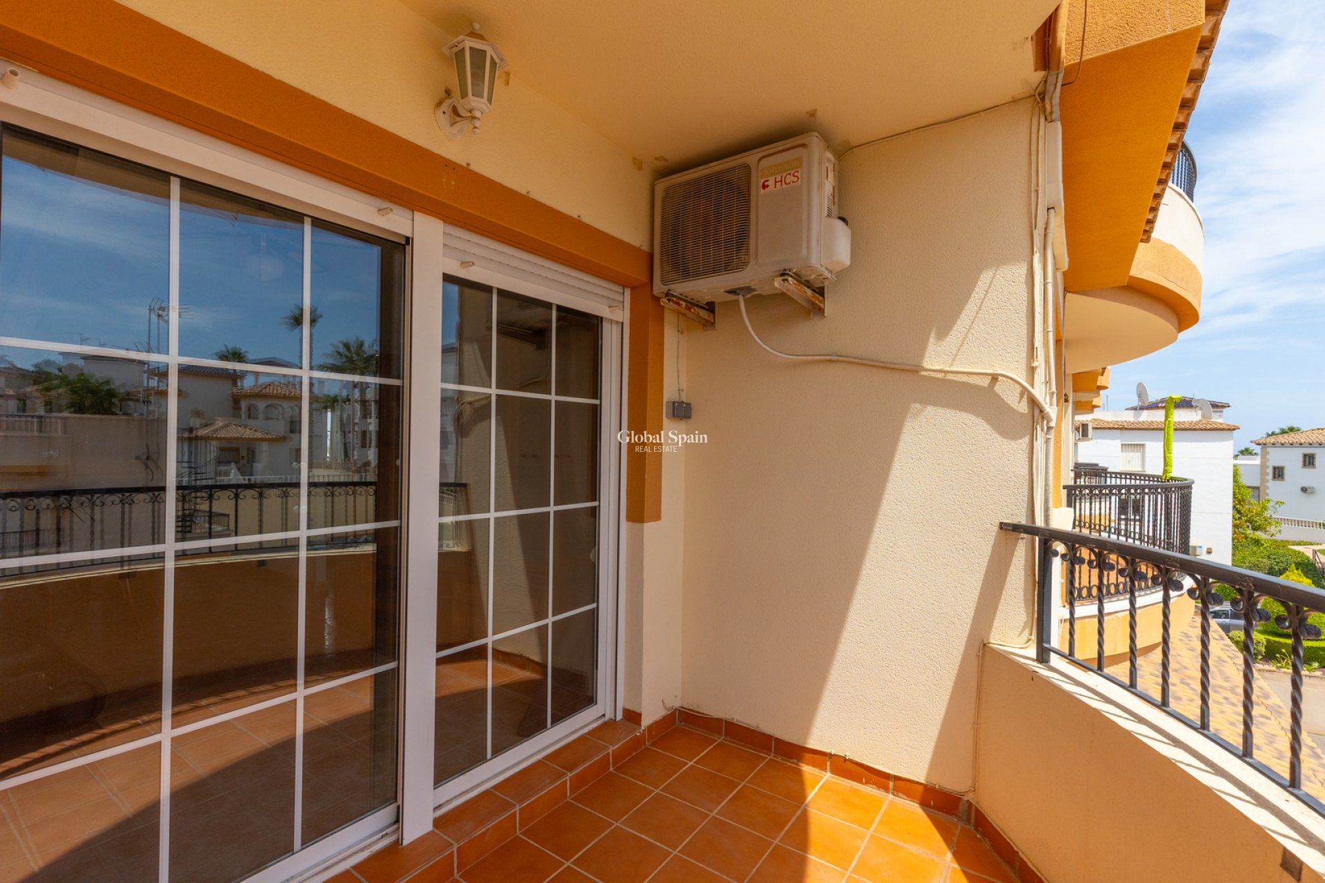Resale - APARTMENT -
ORIHUELA - Inland