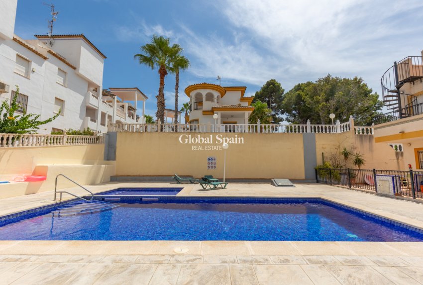 Resale - APARTMENT -
ORIHUELA - Inland