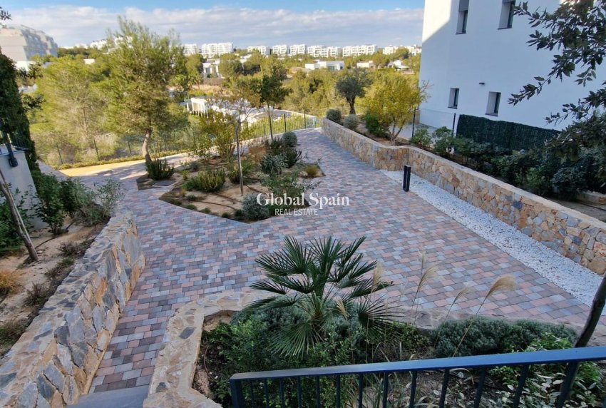 Resale - APARTMENT -
ORIHUELA - LAS COLINAS GOLF RESORT