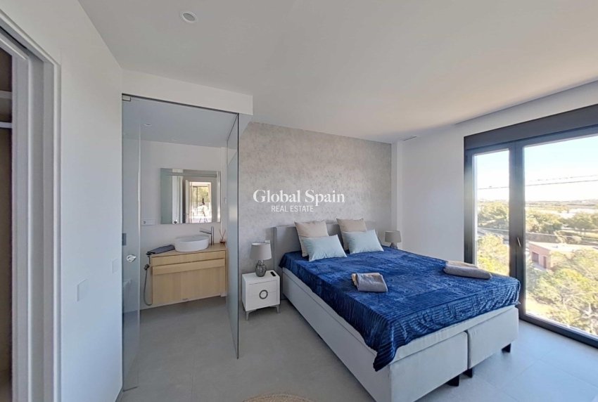 Resale - APARTMENT -
ORIHUELA - Las Colinas Golf