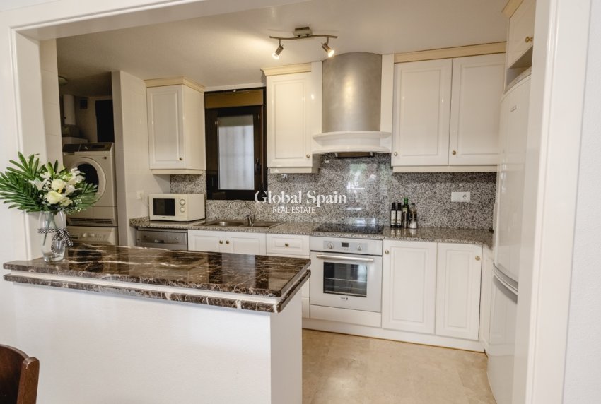 Resale - APARTMENT -
ORIHUELA - Orihuela Costa