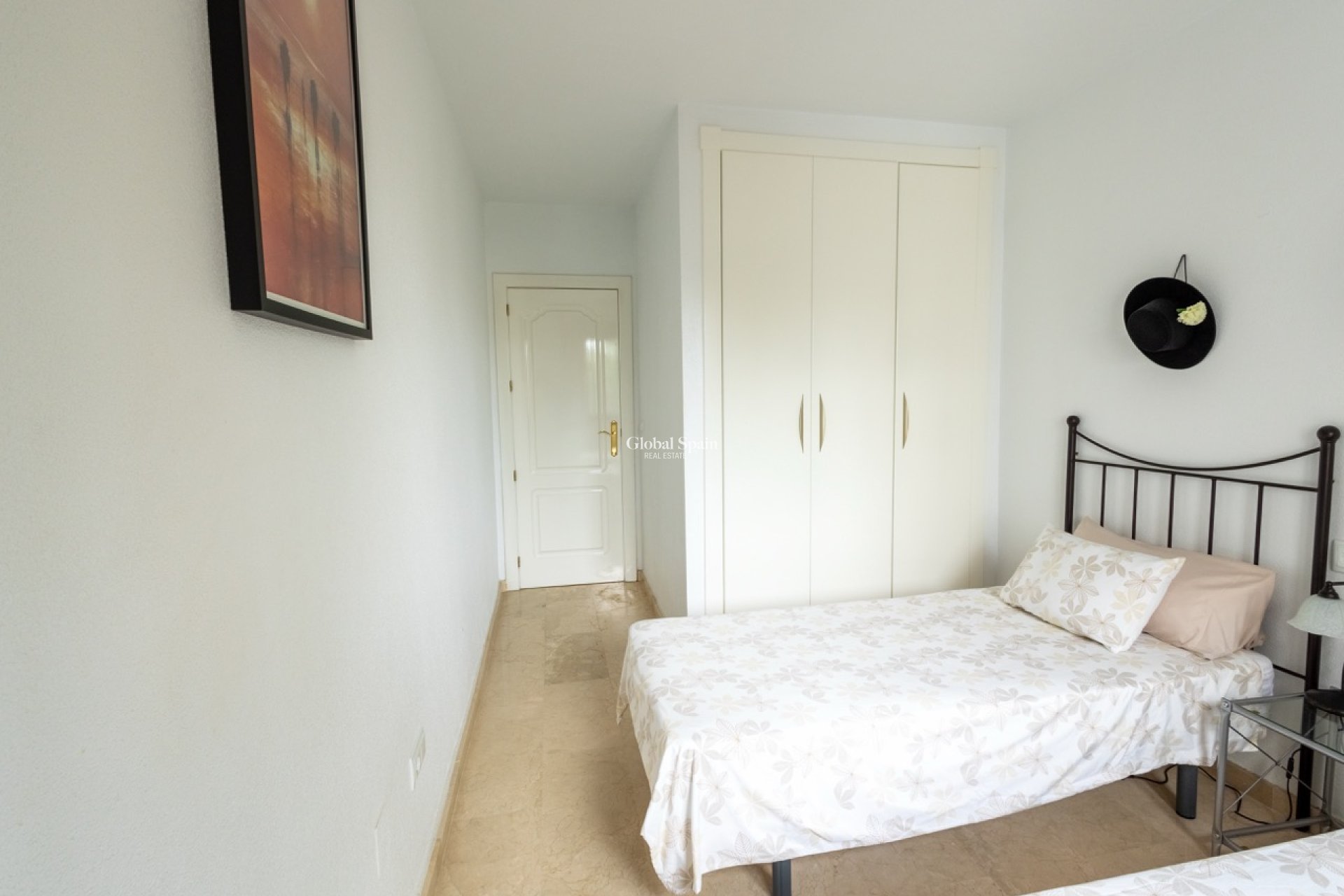 Resale - APARTMENT -
ORIHUELA - Orihuela Costa
