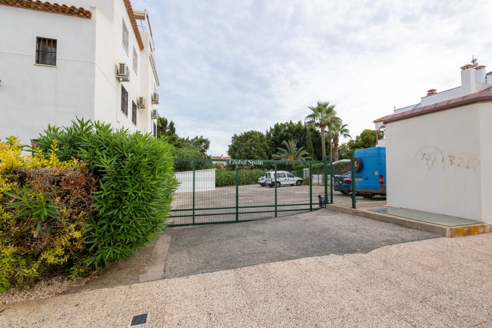 Resale - APARTMENT -
ORIHUELA - Orihuela Costa