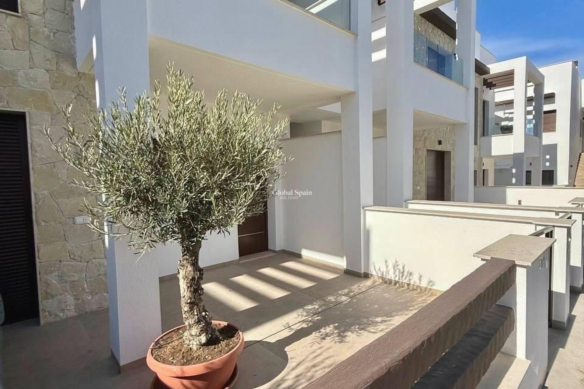 Resale - APARTMENT -
ORIHUELA - Urbanización Perla del Mar