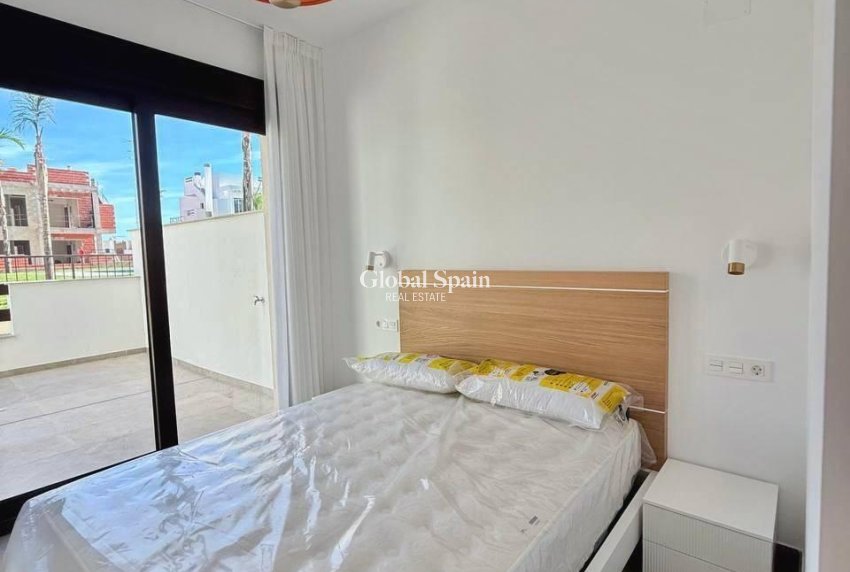 Resale - APARTMENT -
ORIHUELA - Urbanización Perla del Mar