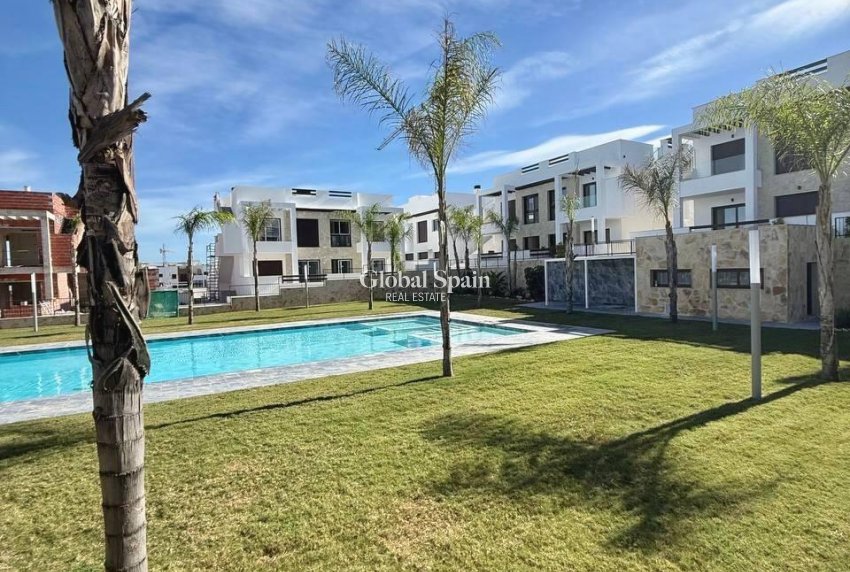 Resale - APARTMENT -
ORIHUELA - Urbanización Perla del Mar