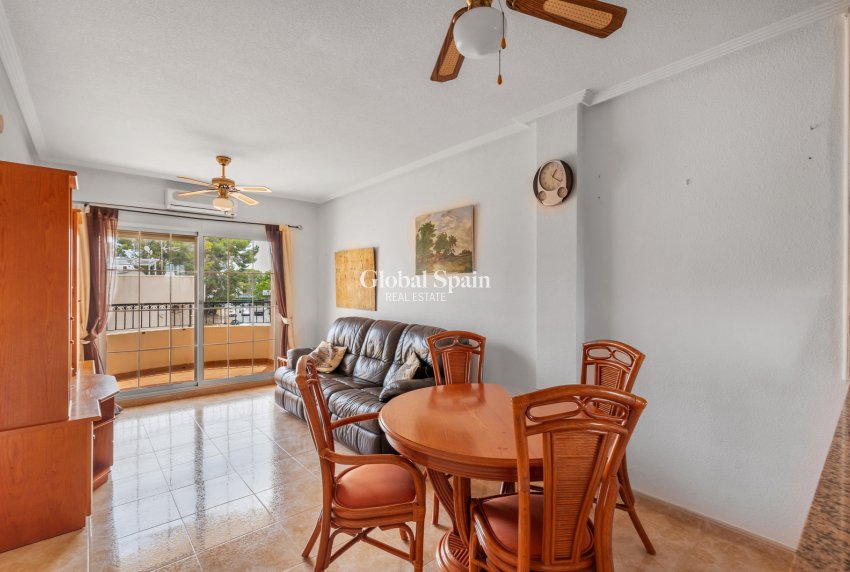 Resale - APARTMENT -
ORIHUELA - VILLAMARTÍN
