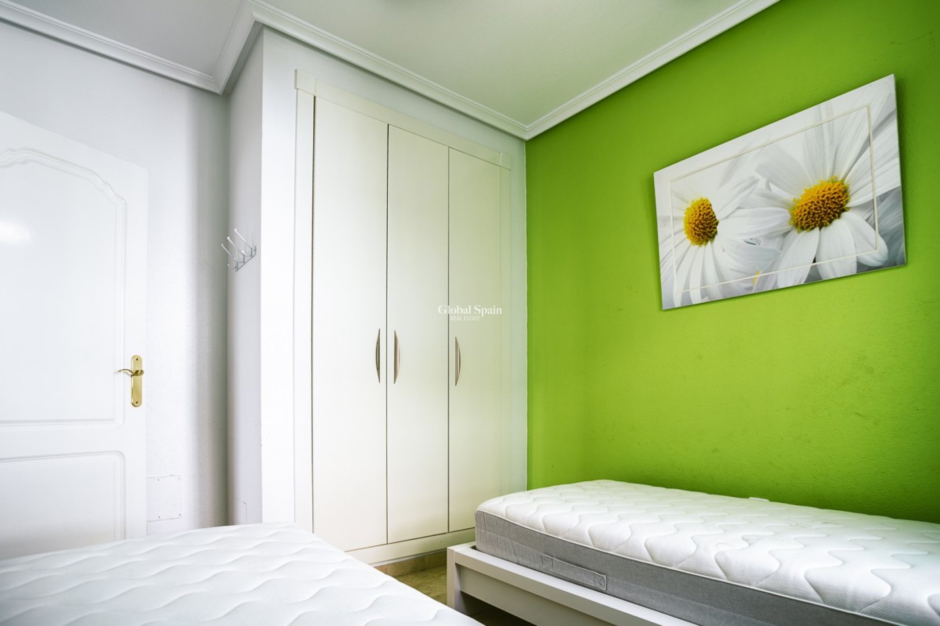 Resale - Apartment -
ORIHUELA - VILLAMARTÍN