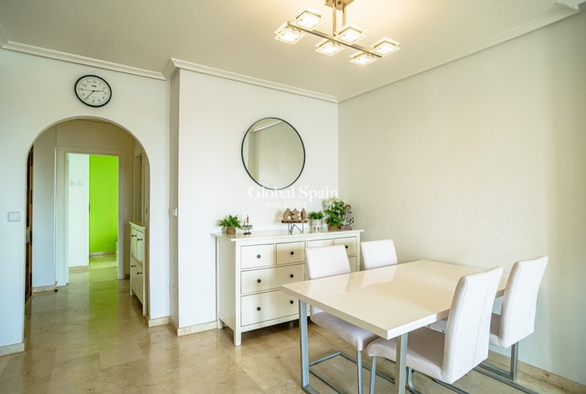 Resale - Apartment -
ORIHUELA - VILLAMARTÍN