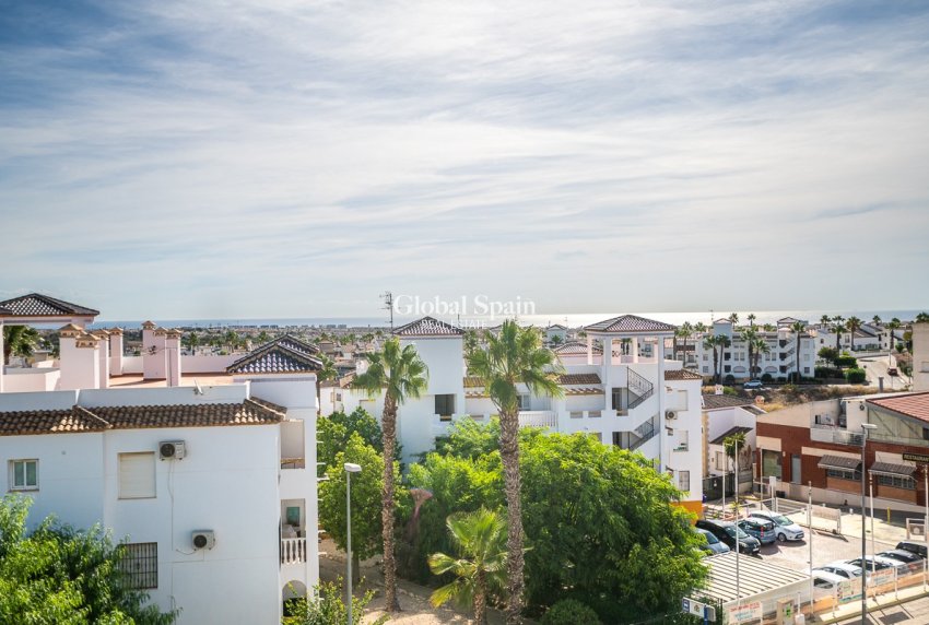 Resale - Apartment -
ORIHUELA - VILLAMARTÍN