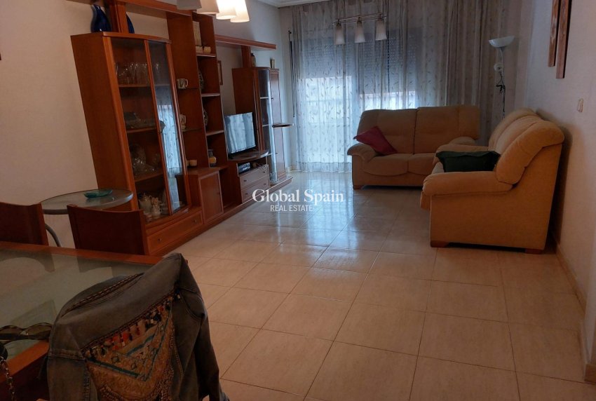 Resale - APARTMENT -
ORIHUELA - Zona Centro