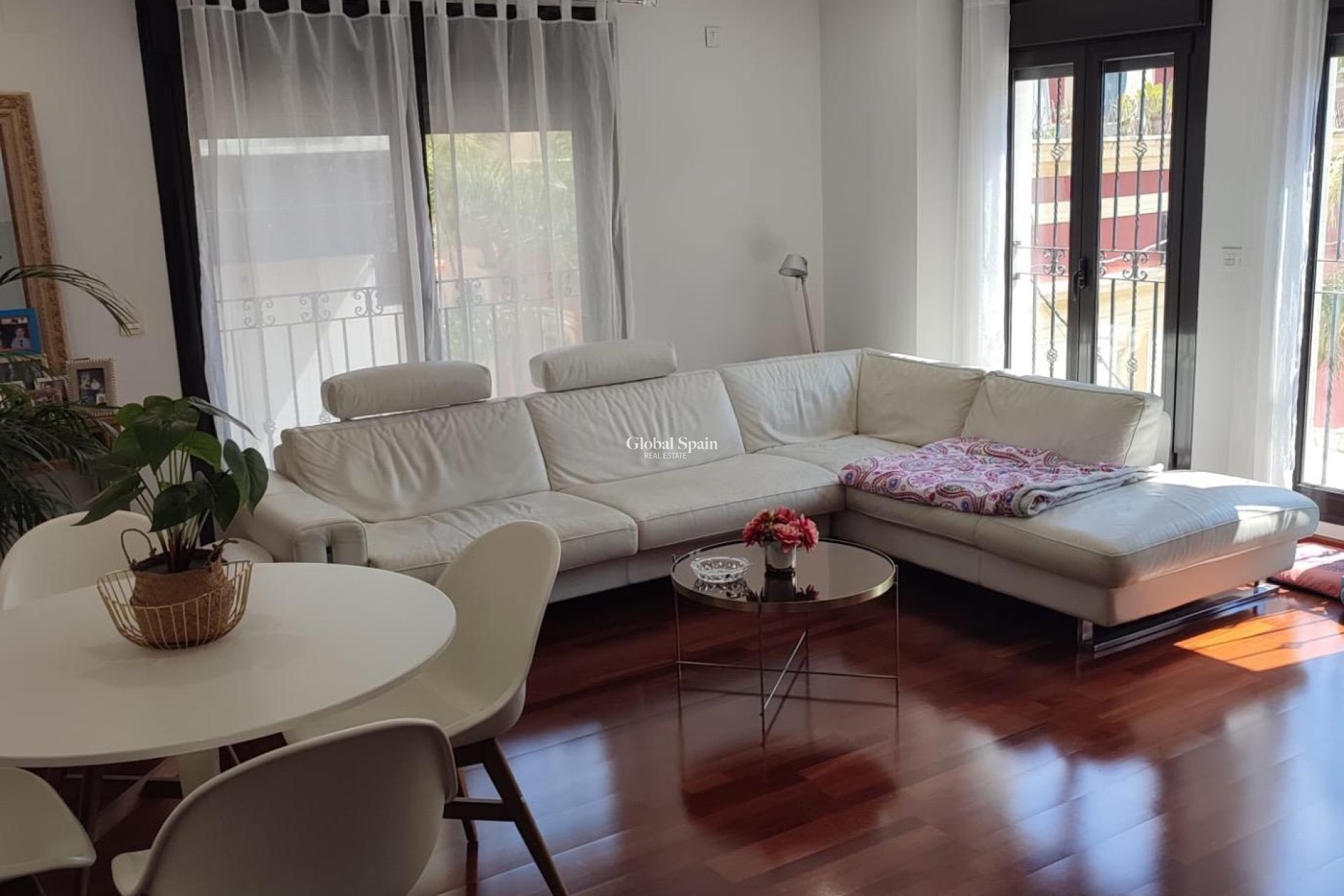 Resale - APARTMENT -
ORIHUELA - Zona Centro