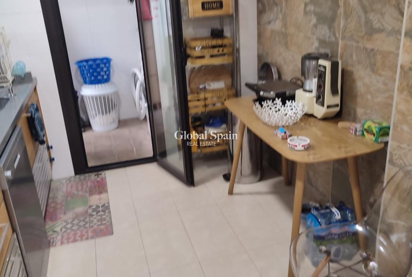 Resale - APARTMENT -
ORIHUELA - Zona Centro