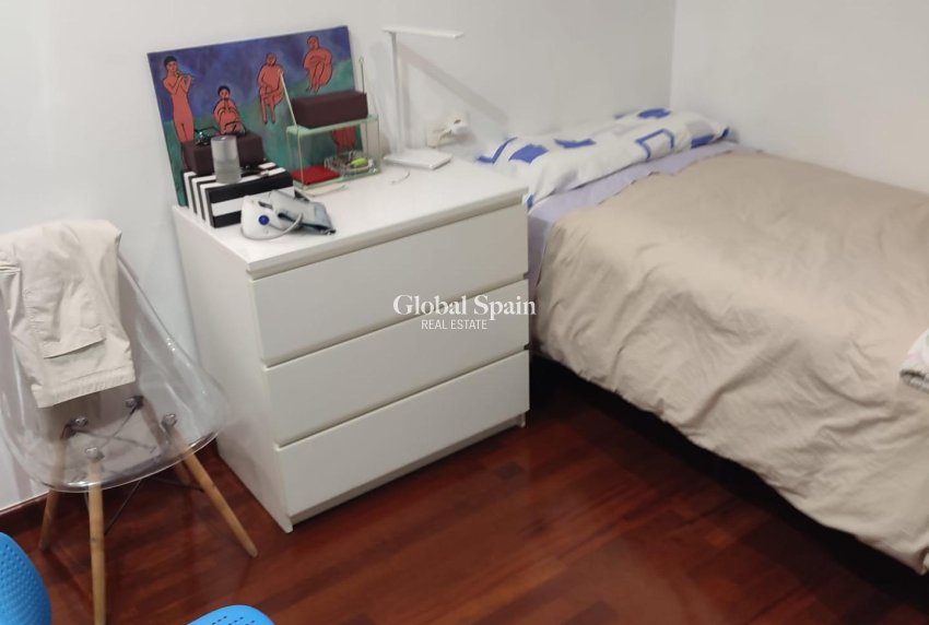 Resale - APARTMENT -
ORIHUELA - Zona Centro