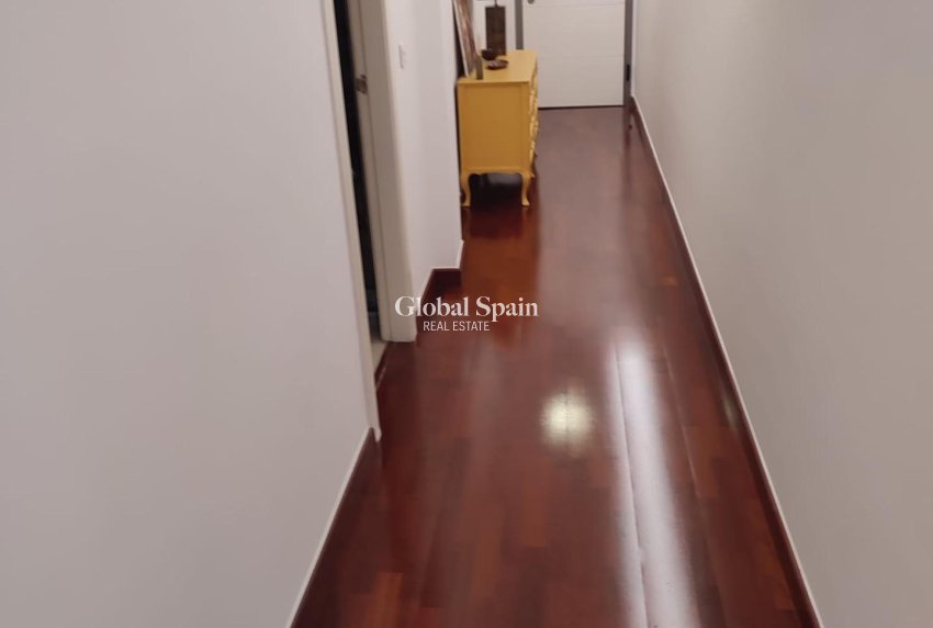 Resale - APARTMENT -
ORIHUELA - Zona Centro