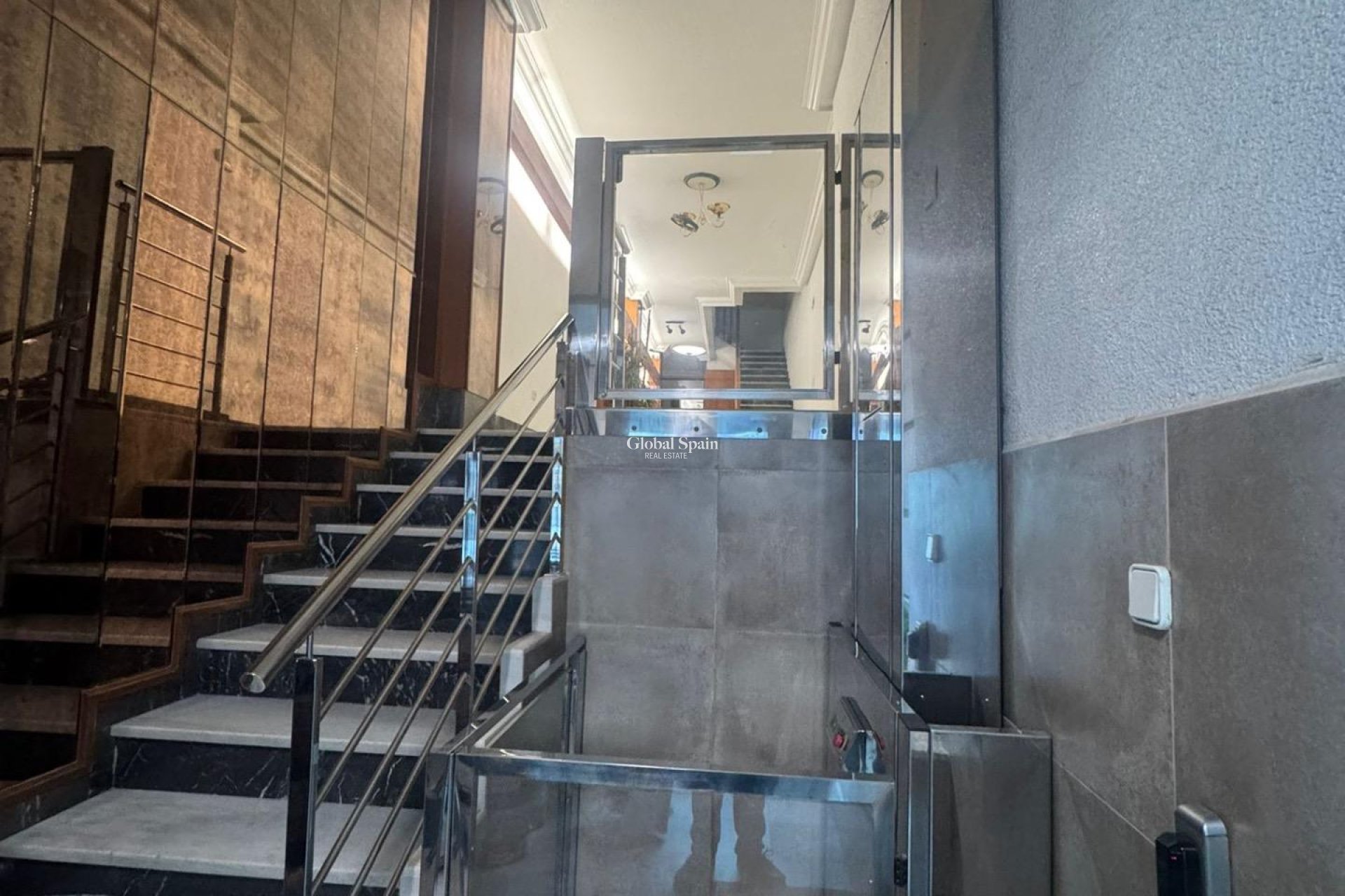 Resale - APARTMENT -
ORIHUELA - Zona Centro