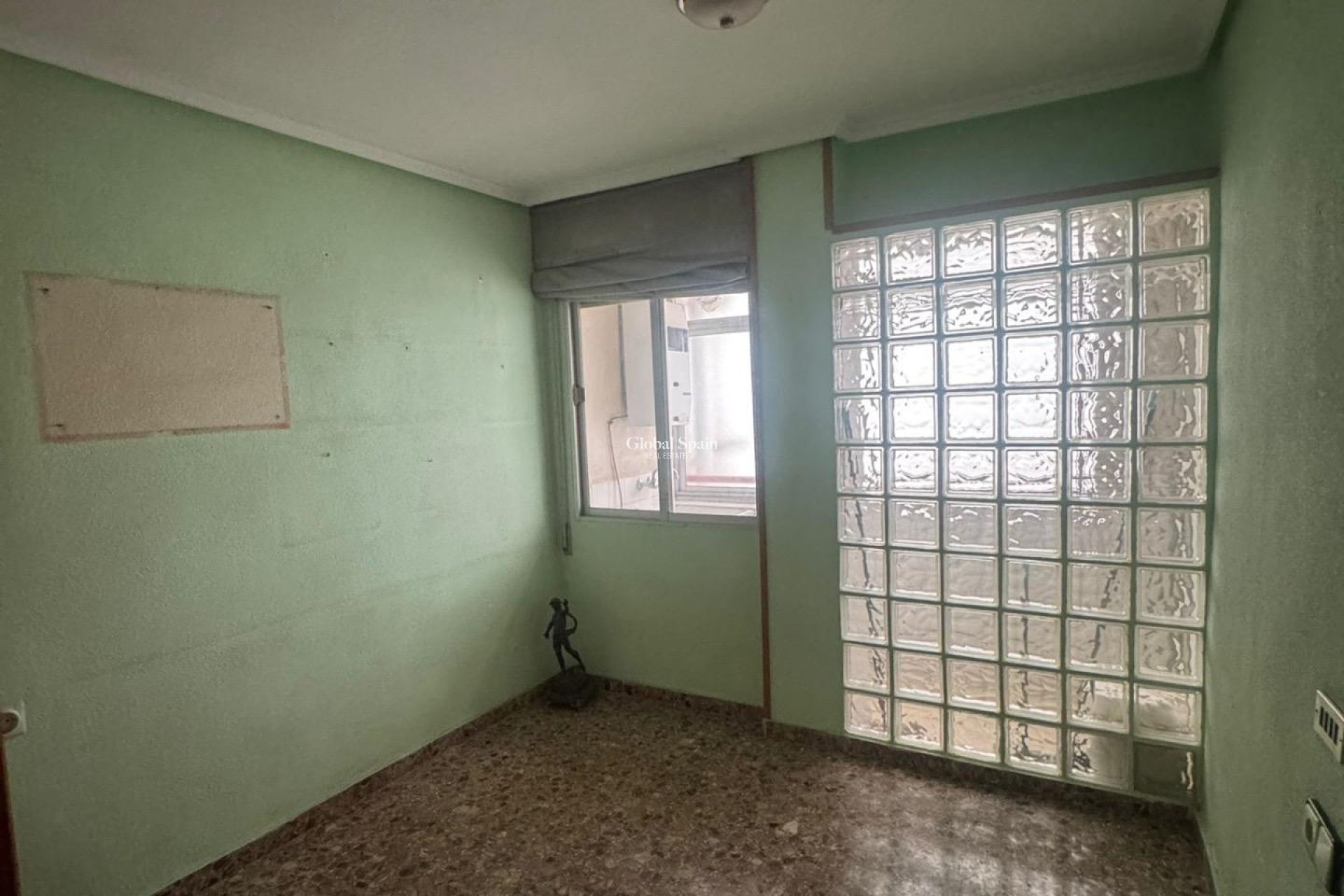 Resale - APARTMENT -
ORIHUELA - Zona Centro