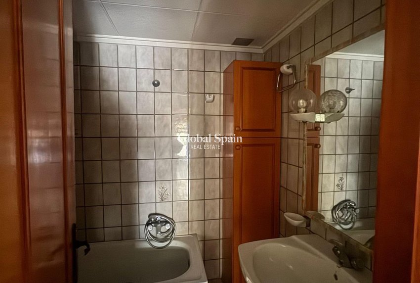Resale - APARTMENT -
ORIHUELA - Zona Centro