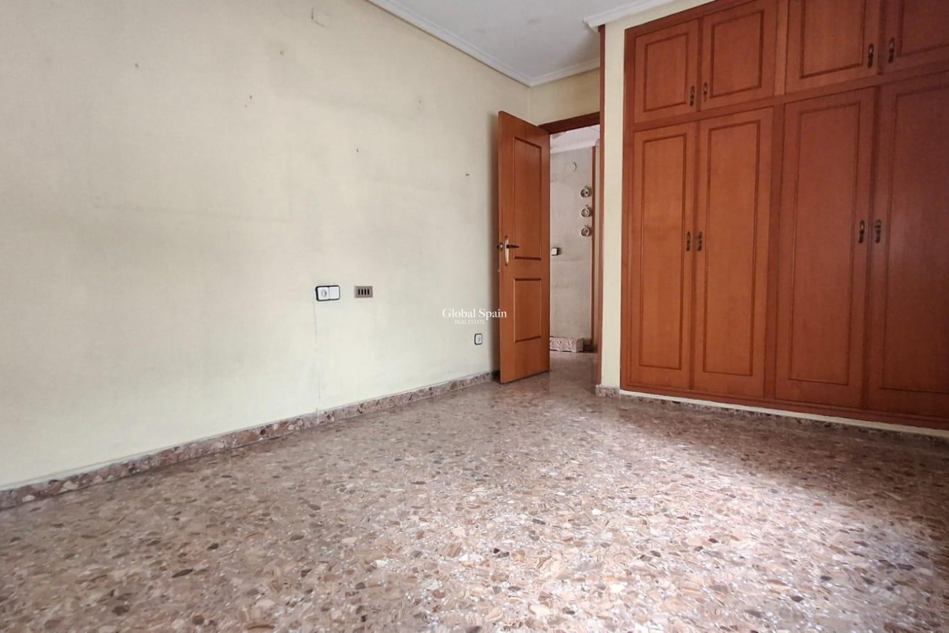 Resale - APARTMENT -
ORIHUELA - Zona Centro