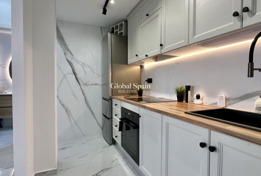 Resale - Apartment -
ORIHUELA