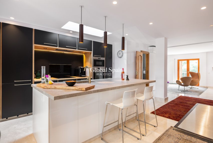 Resale - Apartment -
Palma De Mallorca - optional location detail