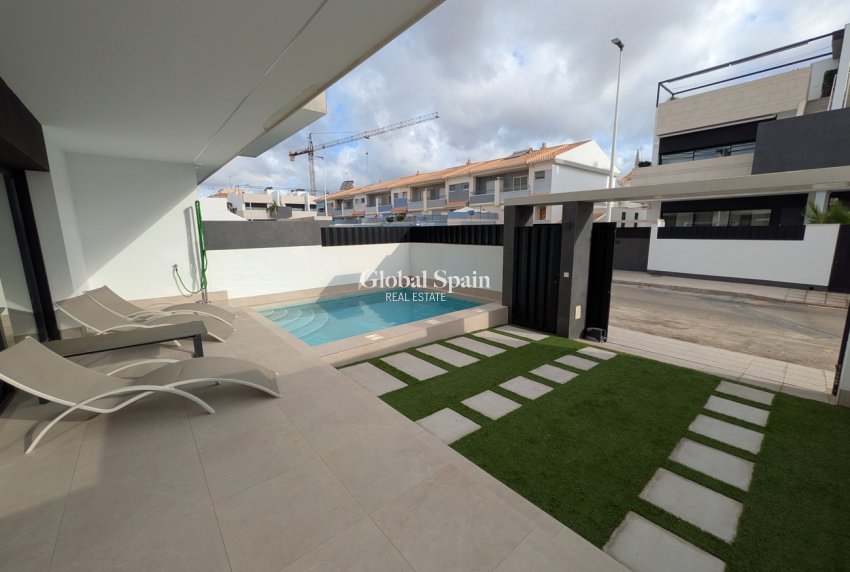 Resale - APARTMENT -
PILAR DE LA HORADADA - Costa Blanca