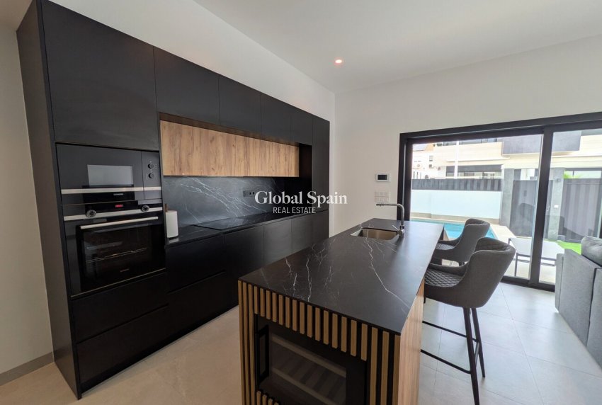 Resale - APARTMENT -
PILAR DE LA HORADADA - Costa Blanca