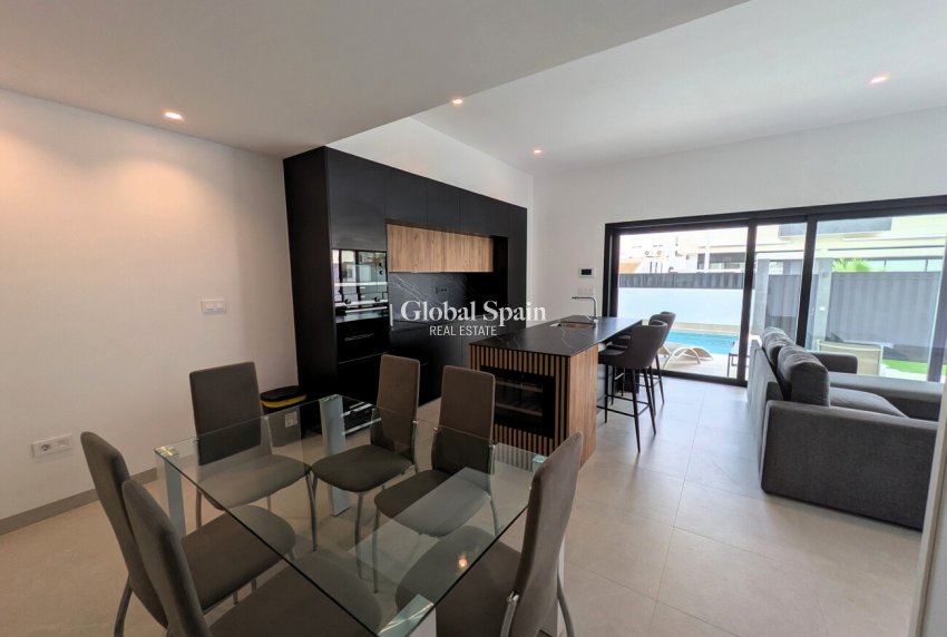 Resale - APARTMENT -
PILAR DE LA HORADADA - Costa Blanca