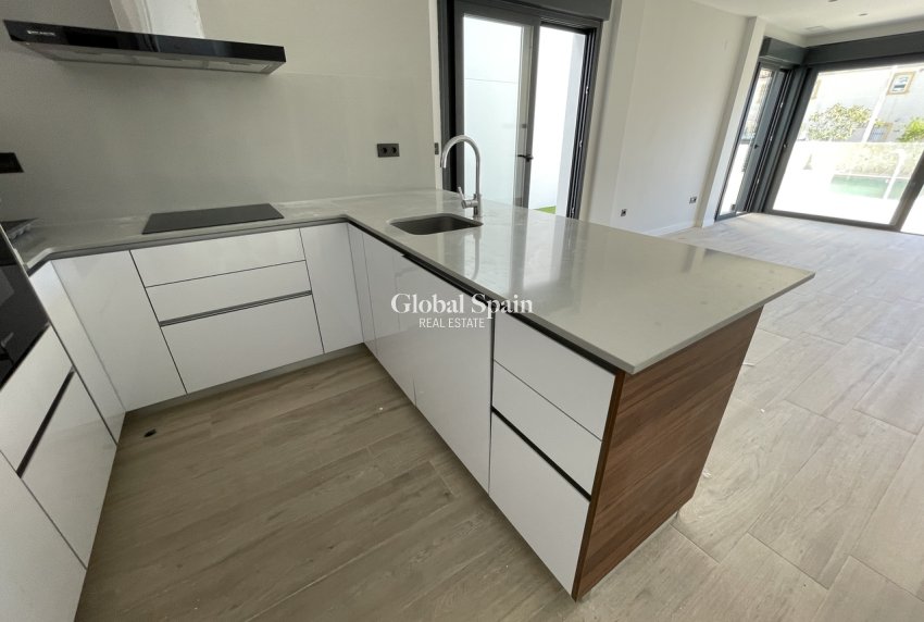 Resale - APARTMENT -
PILAR DE LA HORADADA - Costa Blanca