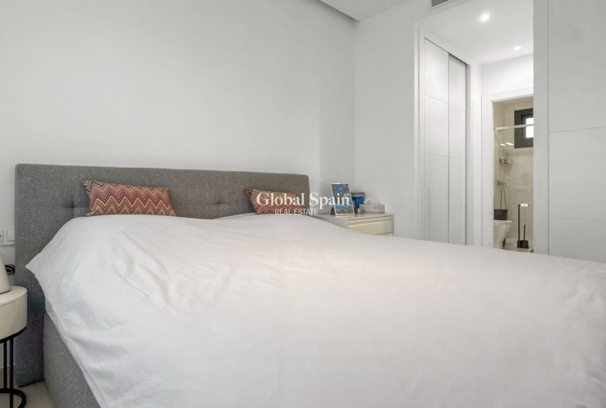 Resale - APARTMENT -
PILAR DE LA HORADADA - Costa Blanca