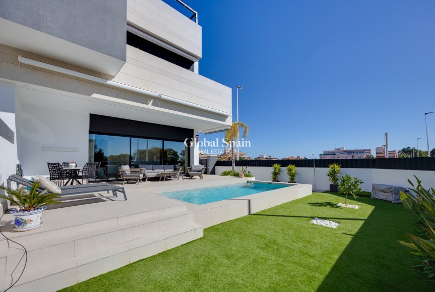 Resale - APARTMENT -
PILAR DE LA HORADADA - Costa Blanca