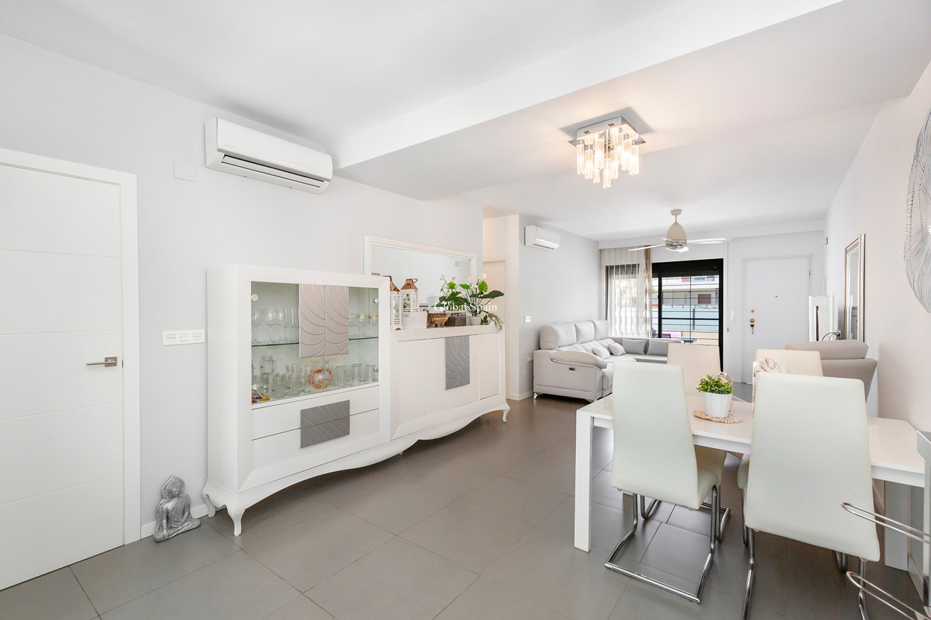 Resale - APARTMENT -
PILAR DE LA HORADADA - Costa Blanca