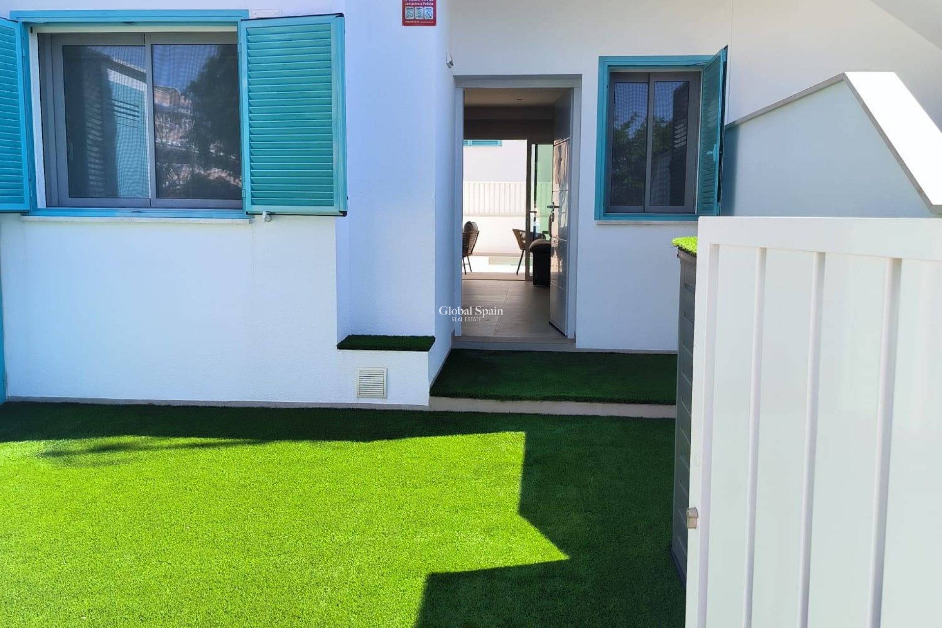 Resale - APARTMENT -
PILAR DE LA HORADADA - El Mojón