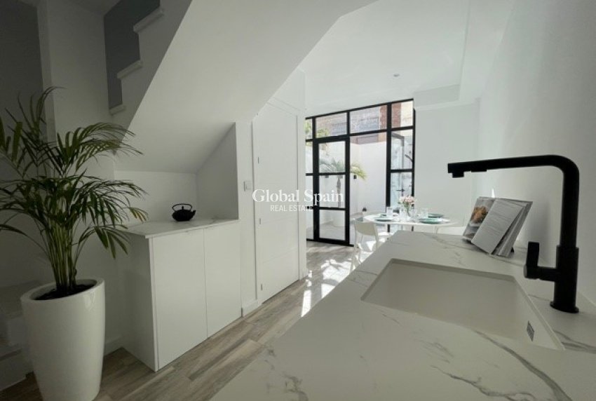 Resale - APARTMENT -
PILAR DE LA HORADADA - La Torre de la Horadada