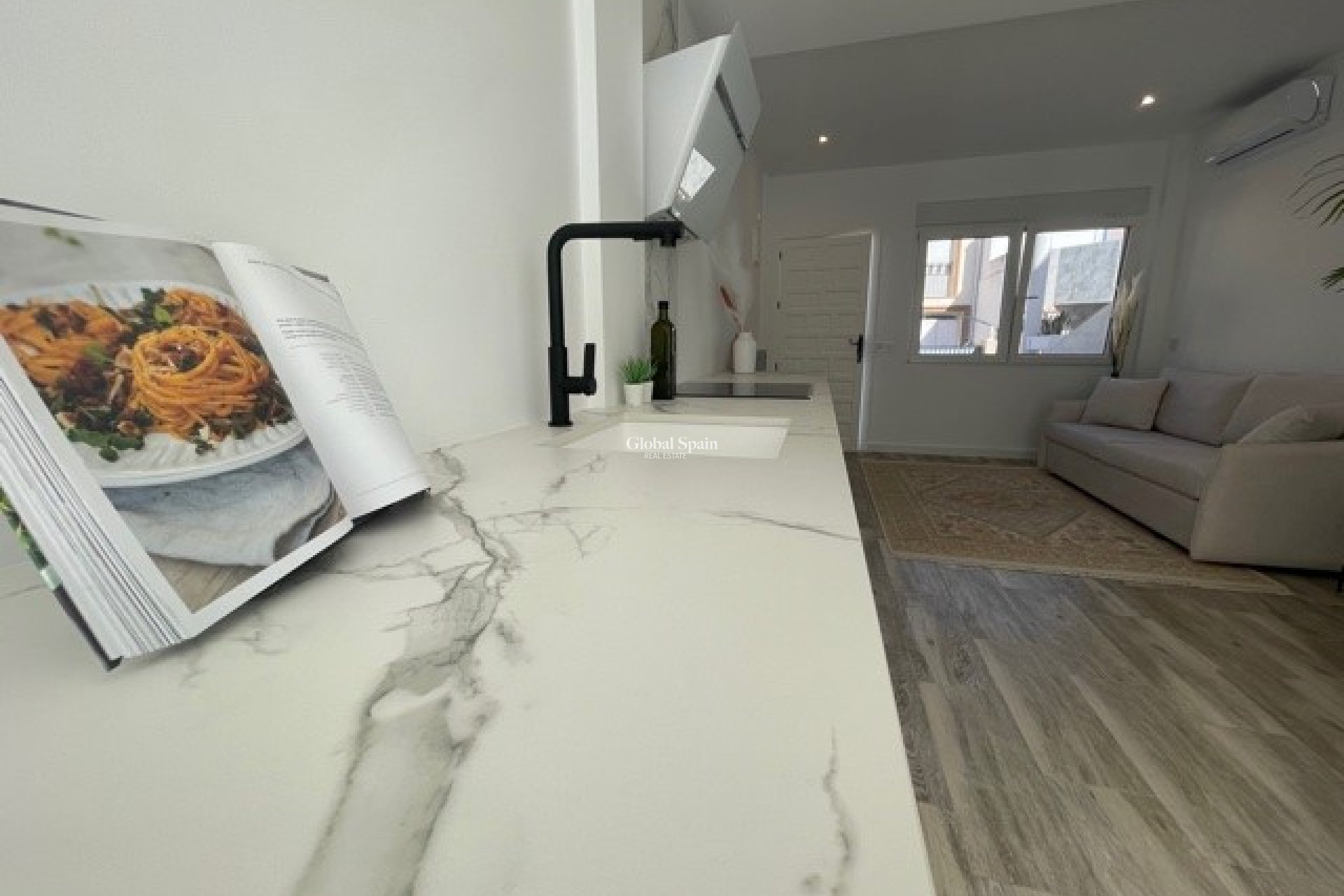 Resale - APARTMENT -
PILAR DE LA HORADADA - La Torre de la Horadada