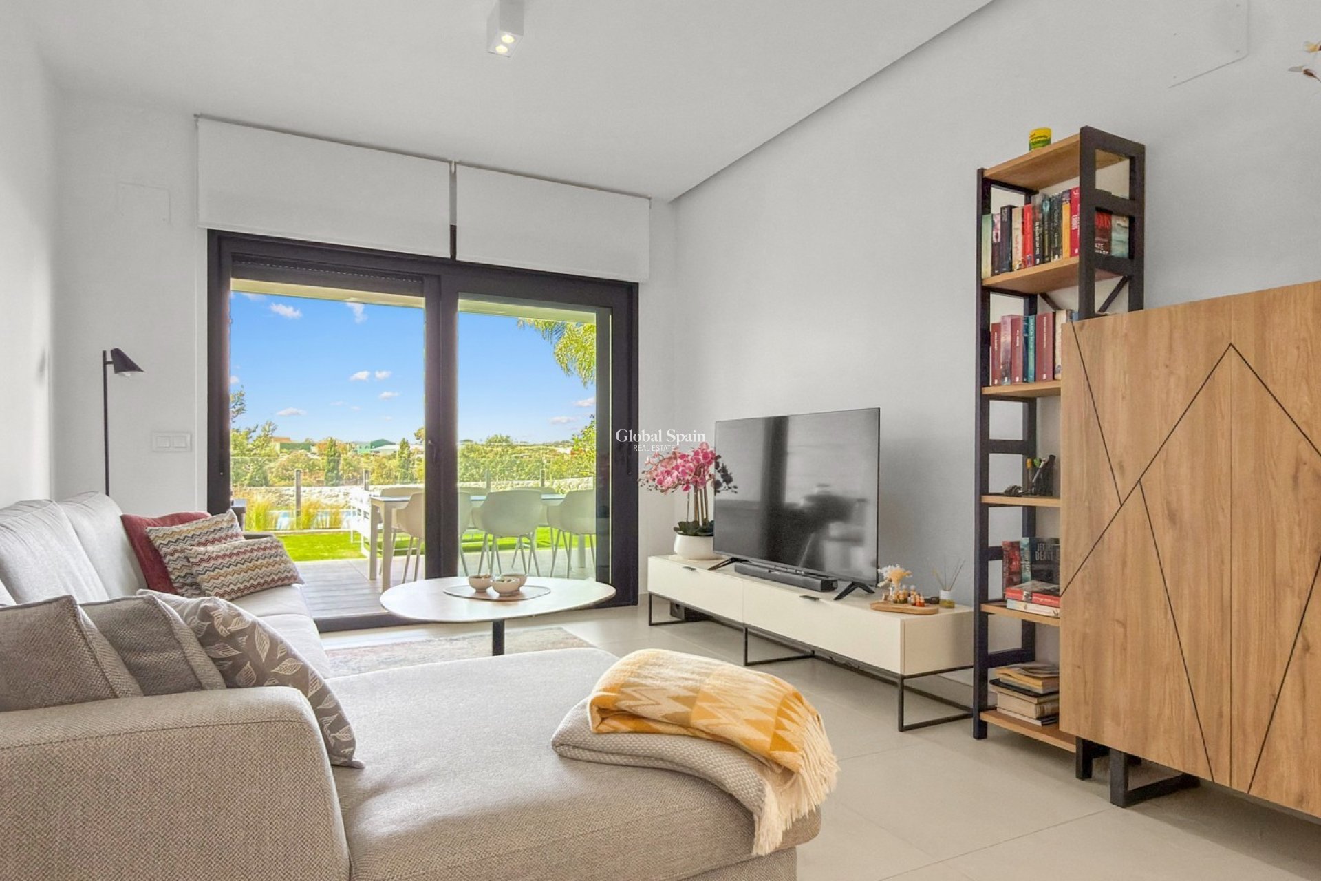 Resale - APARTMENT -
PILAR DE LA HORADADA - Lo Romero Golf