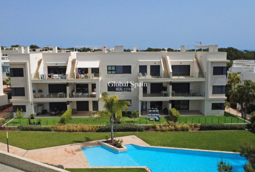 Resale - APARTMENT -
PILAR DE LA HORADADA - Lo Romero Golf
