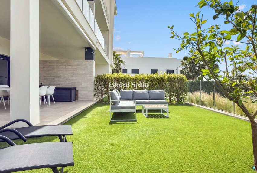 Resale - APARTMENT -
PILAR DE LA HORADADA - Lo Romero Golf
