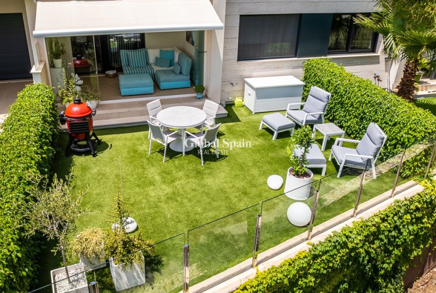 Resale - Apartment -
PILAR DE LA HORADADA - Lo Romero Golf