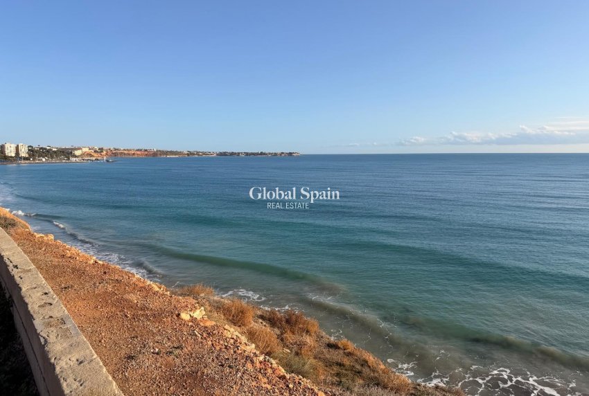 Resale - APARTMENT -
PILAR DE LA HORADADA - MIL PALMERAS 