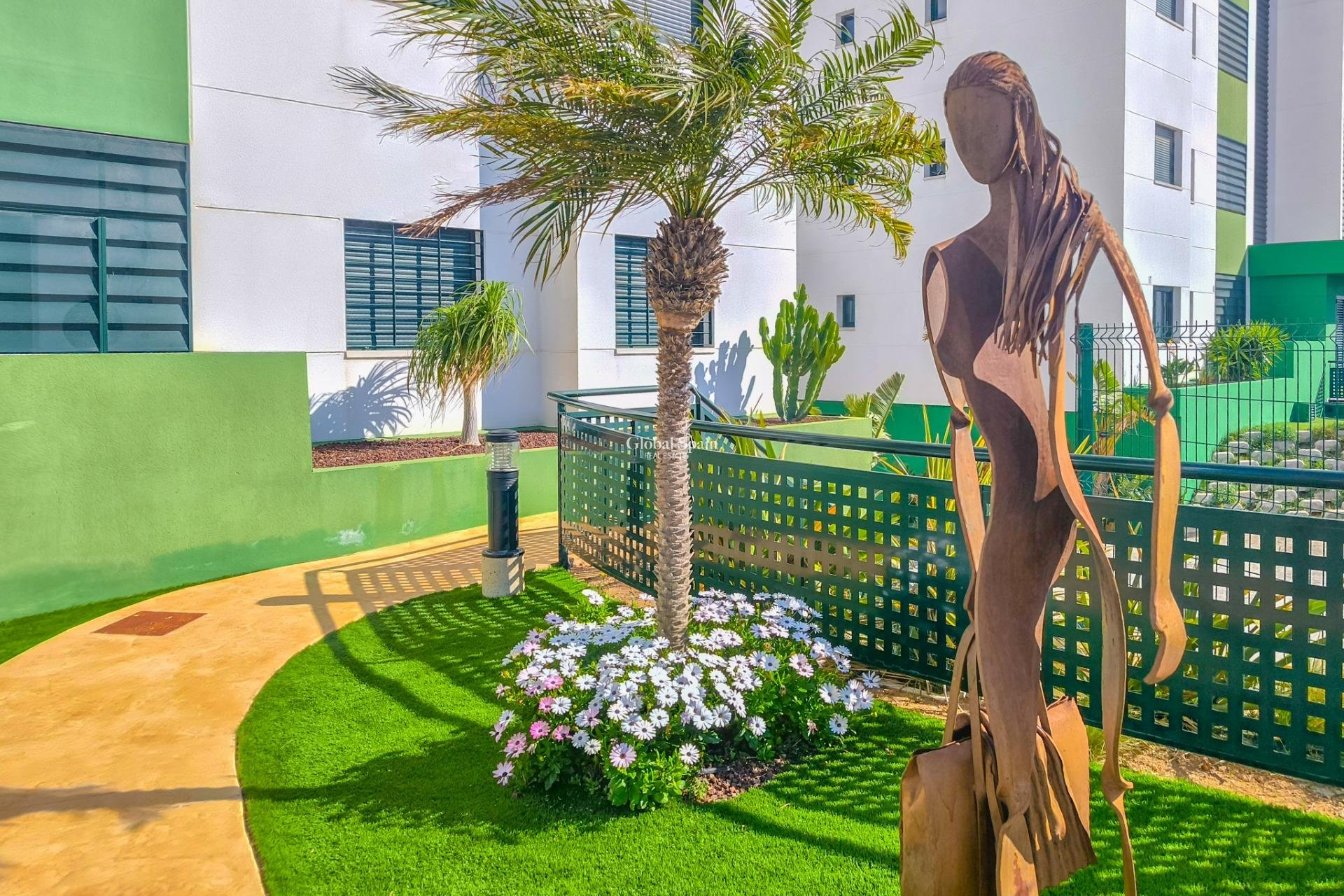 Resale - APARTMENT -
PILAR DE LA HORADADA - MIL PALMERAS 