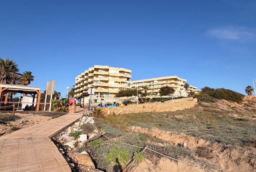 Resale - APARTMENT -
PILAR DE LA HORADADA - MIL PALMERAS 