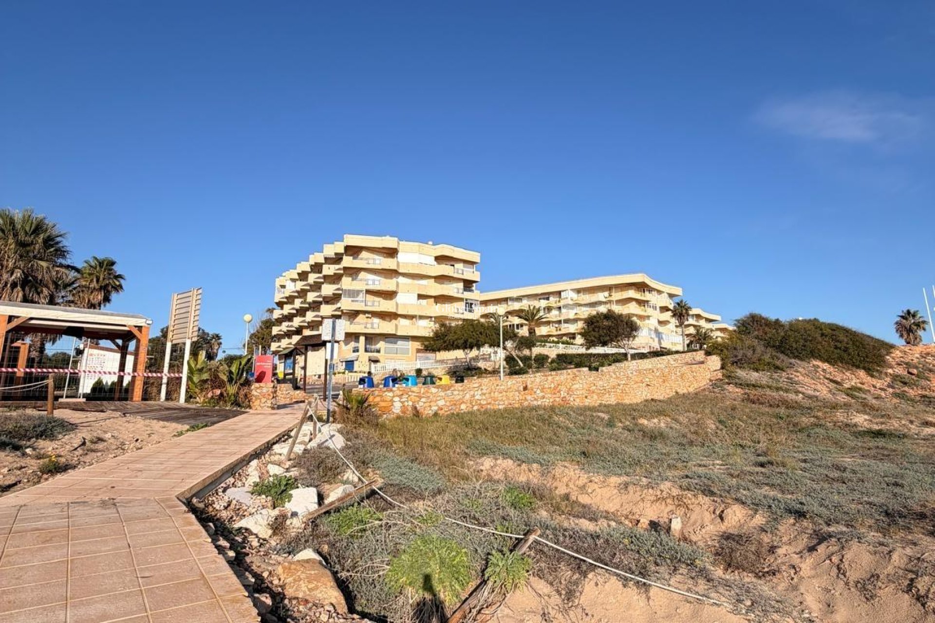 Resale - APARTMENT -
PILAR DE LA HORADADA - MIL PALMERAS 