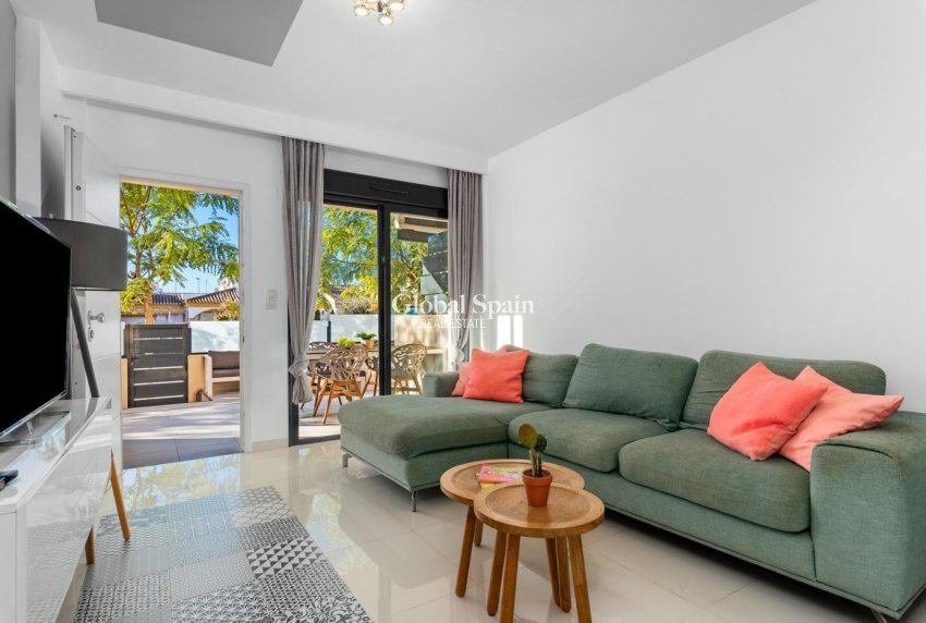 Resale - APARTMENT -
PILAR DE LA HORADADA - PUEBLO LATINO