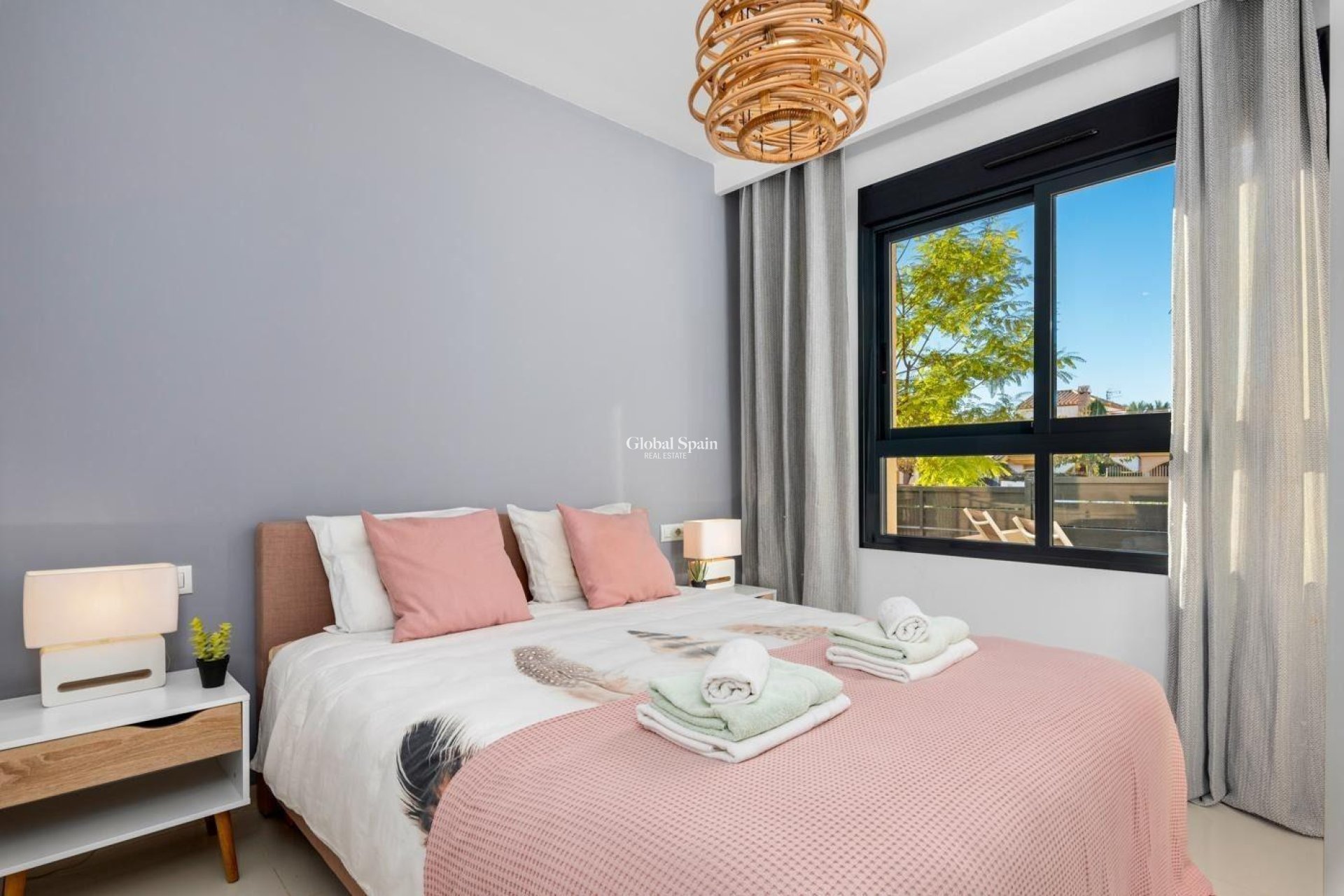 Resale - APARTMENT -
PILAR DE LA HORADADA - PUEBLO LATINO